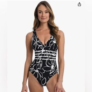 NWT La Blanca Women’s size 16 one piece swimsuit